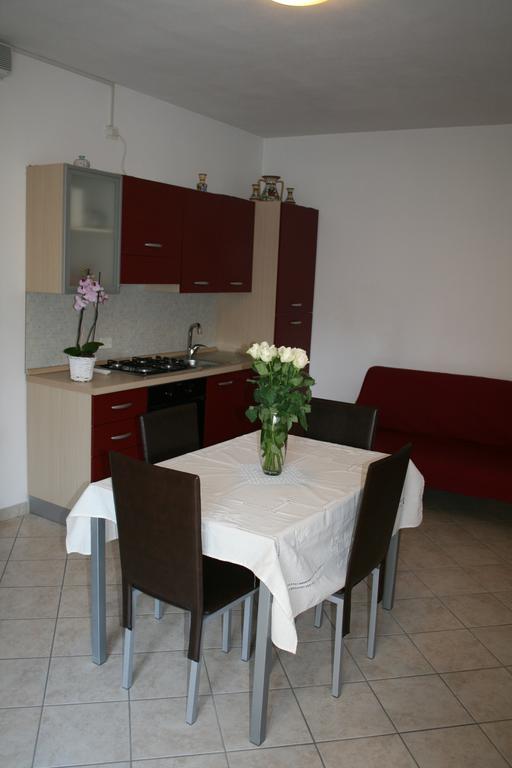Alma Apartment Sirmione Exterior foto